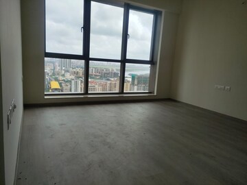 Room in 3 BHK Apartment at A And O F Residences Malad, Malad East – for Sale