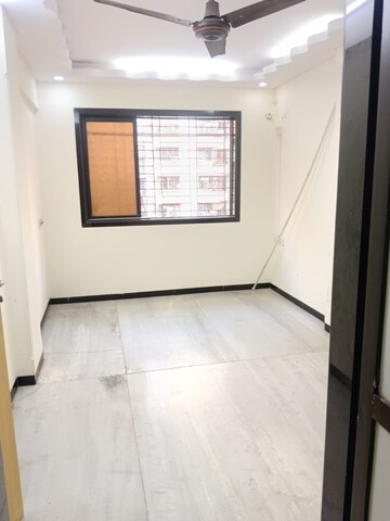 Room in 1.5 BHK Apartment at Nehru Nagar Sharada CHS, Kurla East – for Rent