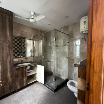 Attached Bathroom in 4 BHK Builder Floor at Soami Nagar – for Rent