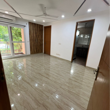 Room in 4 BHK Builder Floor at Soami Nagar – for Rent