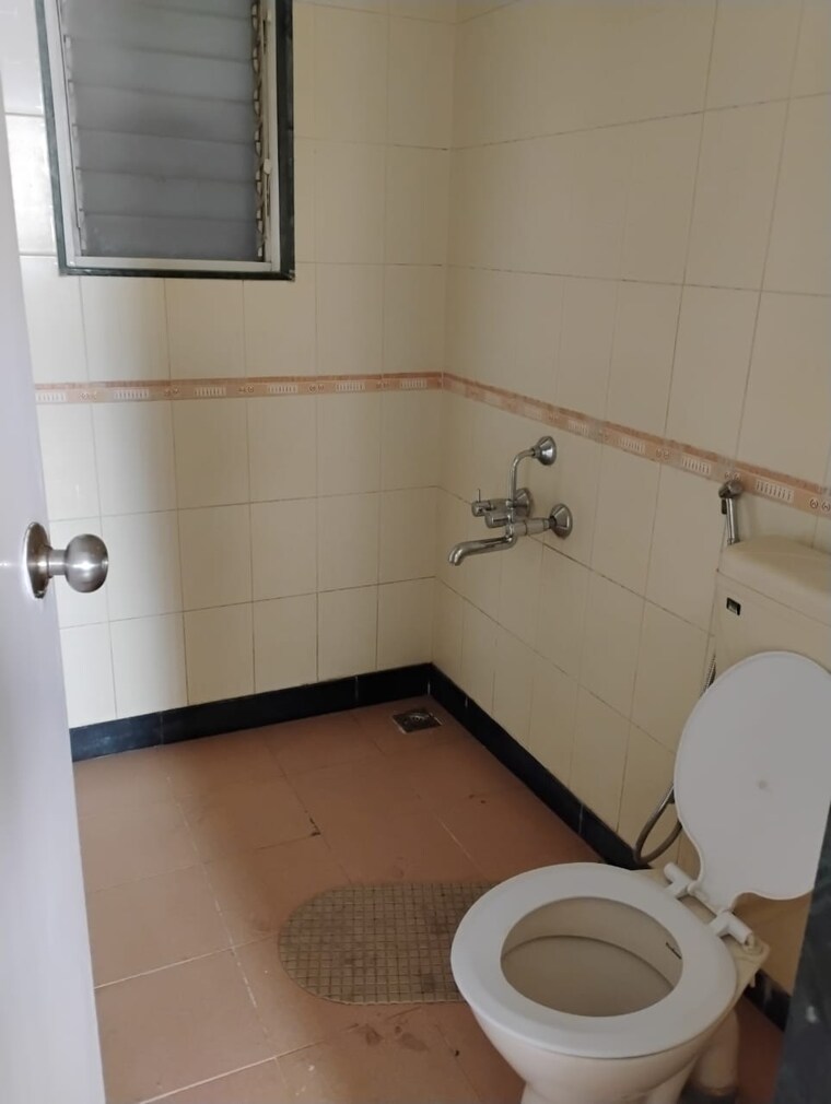 Master Bedroom, basant-bahar-co-operative-housing-society 3 Bedroom 1600 Sq.Ft. Apartment In Pashan Pune 8433316