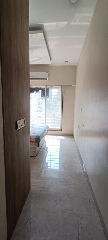 Room in 2 BHK Apartment at Nikita Apartments Vakola, Vakola – for Rent