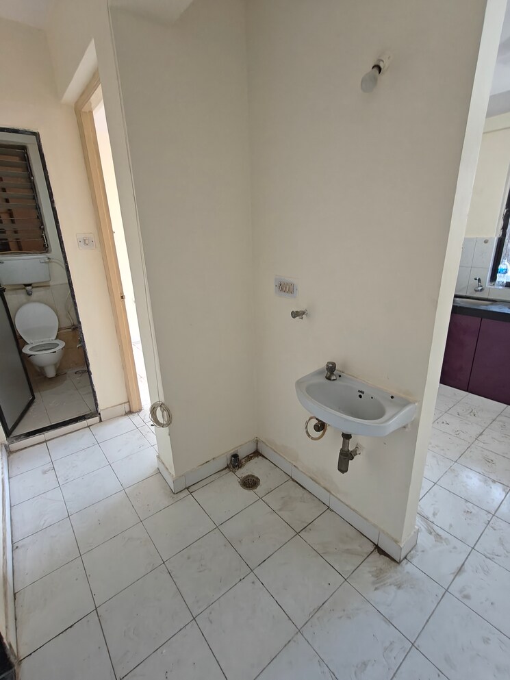 Bathroom, balaji-garden-chs 1 Bedroom 595 Sq.Ft. Apartment In Kopar Khairane Navi Mumbai 8433317