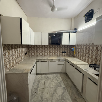 Kitchen in 3 BHK Builder Floor at Shivalik Colony – for Rent