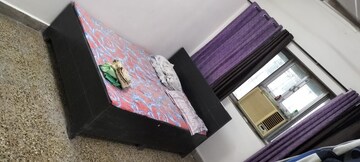 Bedroom in 2 BHK Apartment at Viman Darshan CHS, Andheri East – for Rent