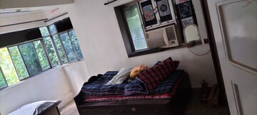 Bedroom in 2 BHK Apartment at Viman Darshan CHS, Andheri East – for Rent