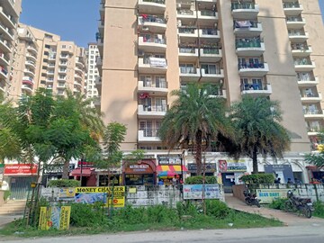  Shop – Exterior View View at Strategic Royal Court, Sector 16 Greater Noida - for Rent