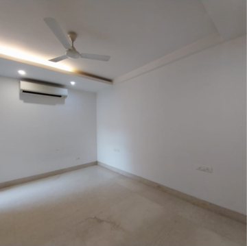 Room in 4 BHK Builder Floor at South Extension ii – for Rent