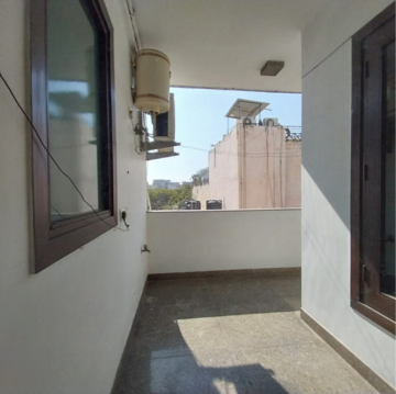 Balcony in 4 BHK Builder Floor at South Extension ii – for Rent