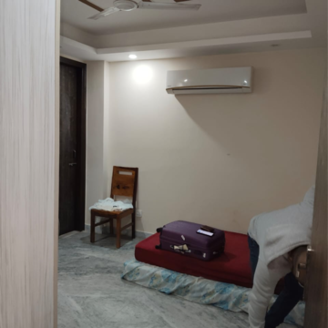 Bedroom in 2 BHK Builder Floor at Chittaranjan Park – for Rent