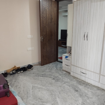 Room in 2 BHK Builder Floor at Chittaranjan Park – for Rent