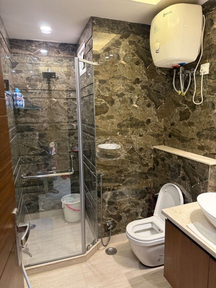 Attached Bathroom, kalkaji 2 Bedroom 1000 Sq.Ft. Apartment In Kalkaji Delhi 8433407