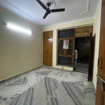 Bedroom in 2 BHK Builder Floor at Sector 43 – for Rent