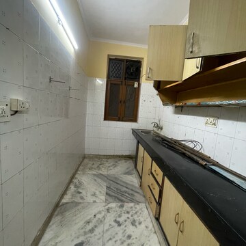 Kitchen in 2 BHK Builder Floor at Sector 43 – for Rent