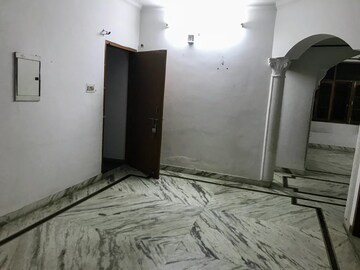 Room in 3 BHK Independent House at Gomti Nagar – for Rent