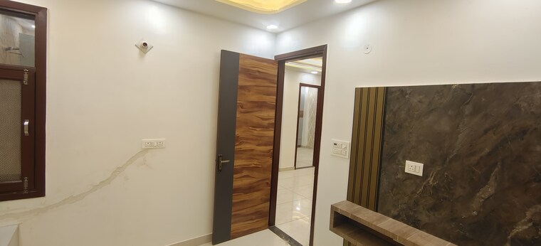 Room, dwarka mor 3 Bedroom 900 Sq.Ft. Builder Floor In Dwarka Mor Delhi 8433483