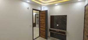 Room in 3 BHK Builder Floor at Dwarka Mor – for Sale