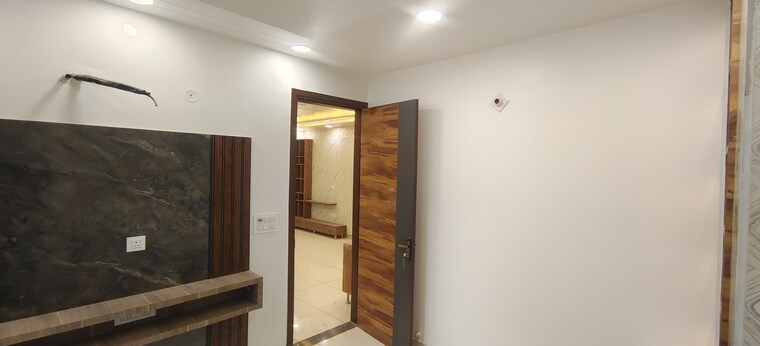 Room, dwarka mor 3 Bedroom 900 Sq.Ft. Builder Floor In Dwarka Mor Delhi 8433483