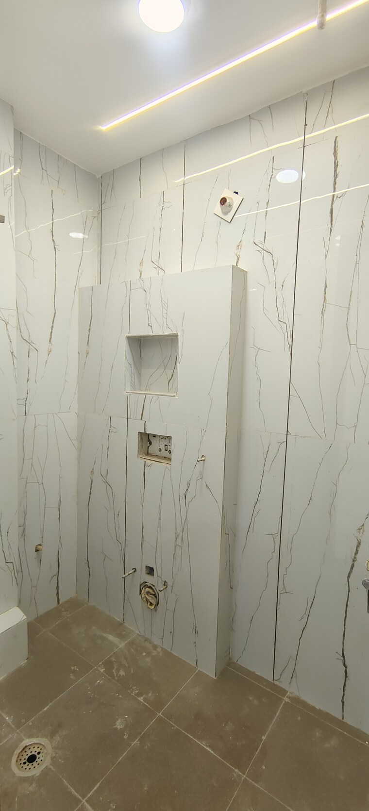 Bathroom, dwarka mor 3 Bedroom 900 Sq.Ft. Builder Floor In Dwarka Mor Delhi 8433483