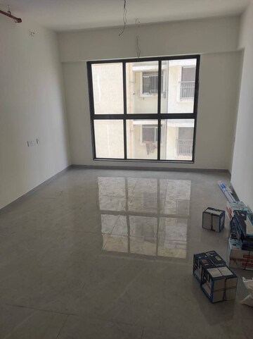 Room in 2 BHK Apartment at Oxford Navrang Oasis, Goregaon West – for Rent