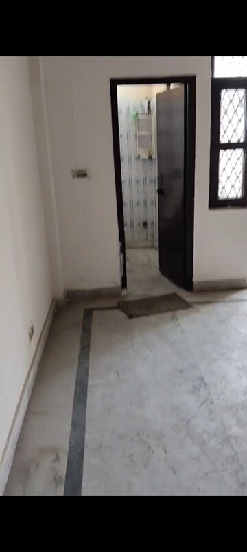 Room in 1 BHK Builder Floor at Vaishali Sector 5 – for Sale