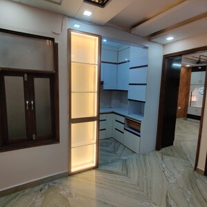 Room in 2 BHK Builder Floor at Dwarka Mor – for Rent