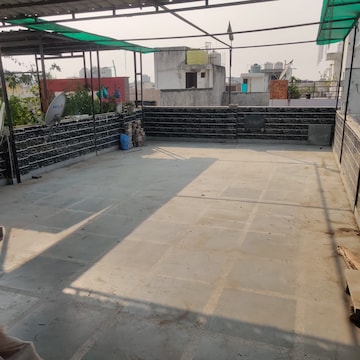 Parking in 2 BHK Builder Floor at Dwarka Mor – for Sale