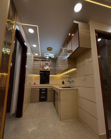 Kitchen in 2.5 BHK Builder Floor at Shastri Nagar – for Rent