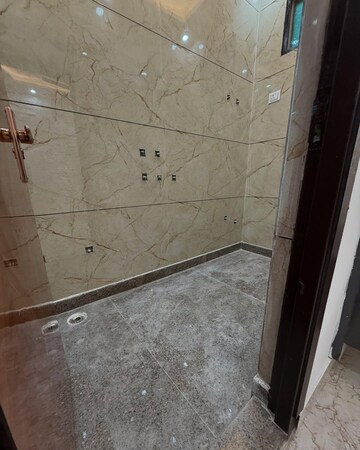 Balcony in 2.5 BHK Builder Floor at Shastri Nagar – for Rent
