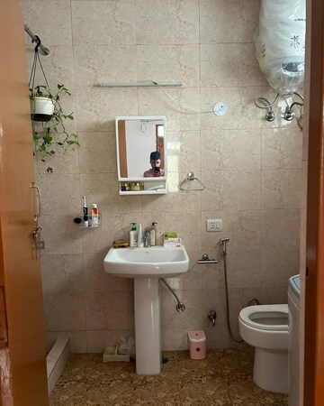 Bathroom in 1.5 BHK Builder Floor at Shastri Nagar – for Rent