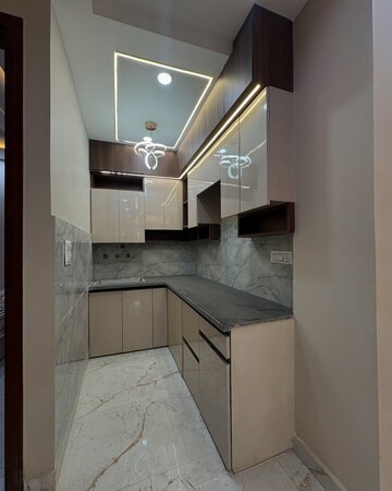 Kitchen in 2.5 BHK Builder Floor at Shastri Nagar – for Rent