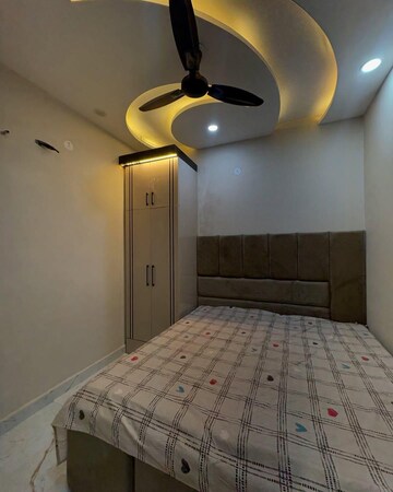 Bedroom in 2.5 BHK Builder Floor at Shastri Nagar – for Rent