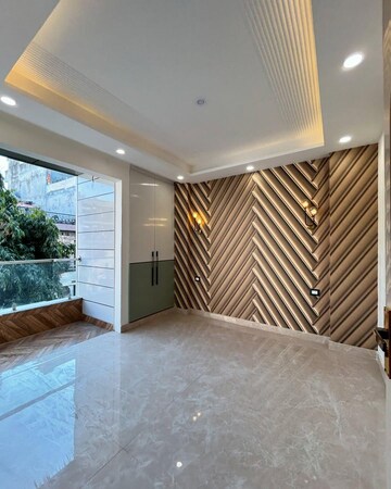 Room in 3.5 BHK Builder Floor at Shastri Nagar – for Rent