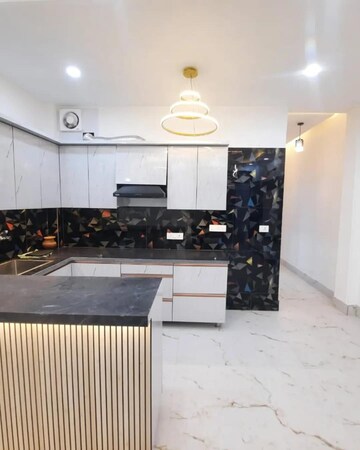 Master Bedroom in 2.5 BHK Builder Floor at Shastri Nagar – for Rent