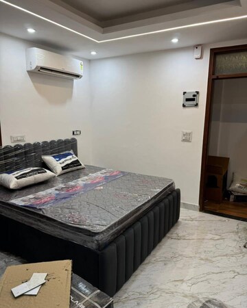 Bedroom in 1.5 BHK Builder Floor at Shastri Nagar – for Rent