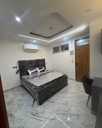 Living Room in 1.5 BHK Builder Floor at Shastri Nagar – for Rent