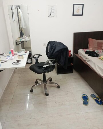 Master Bedroom in 1.5 BHK Builder Floor at Shastri Nagar – for Rent