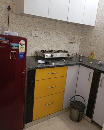 Kitchen in 1.5 BHK Builder Floor at Shastri Nagar – for Rent
