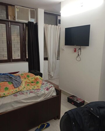 Bedroom in 1.5 BHK Builder Floor at Shastri Nagar – for Rent