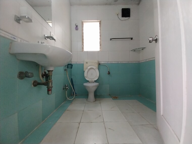 Bathroom, naiknavare-park-dew-chs-ltd 3 Bedroom 1700 Sq.Ft. Apartment In Kharghar Navi Mumbai 8433636