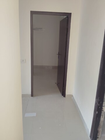 Room in 2 BHK Apartment at Gardenia Golf City, Sector 75 – for Rent