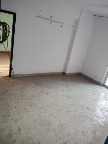Room in 2 BHK Apartment at Gardenia Golf City, Sector 75 – for Rent