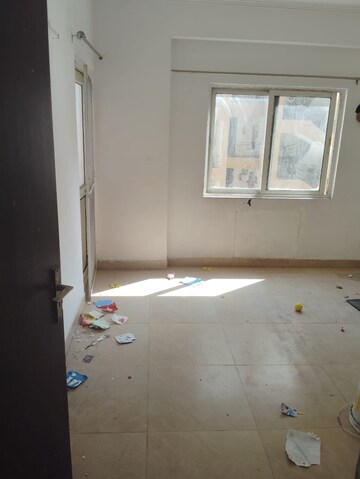 Room in 2 BHK Apartment at Aims Golf City, Sector 75 – for Rent