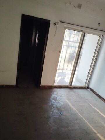 Room in 2 BHK Apartment at Aims Golf City, Sector 75 – for Rent