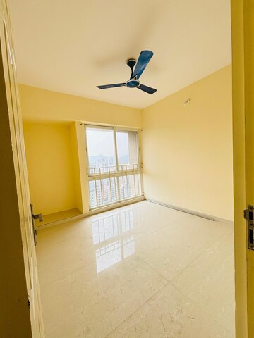 Room in 2 BHK Apartment at Cosmos Jewels, Ghodbunder Road – for Rent