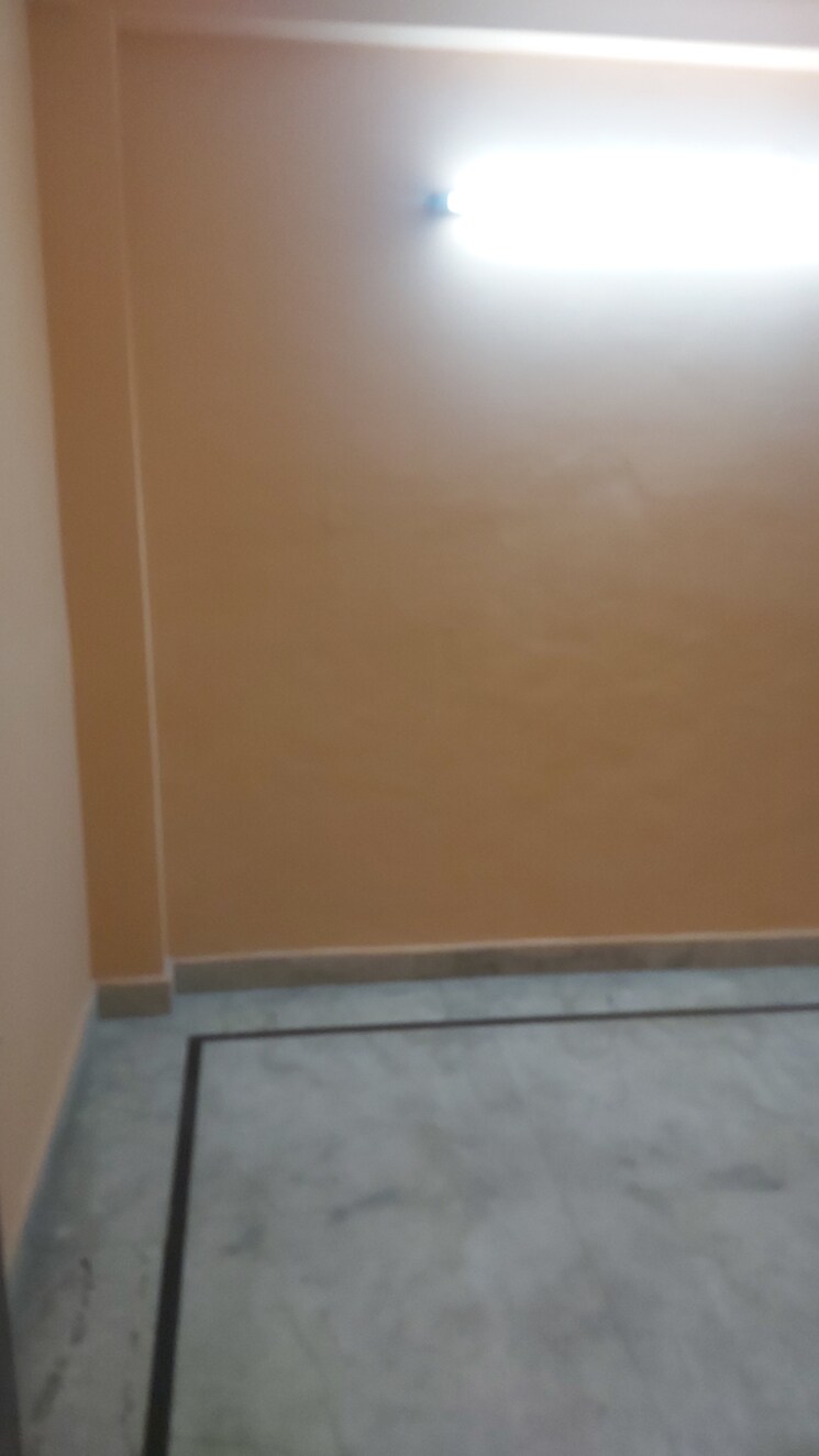 Room, pandav nagar 2.5 Bedroom 700 Sq.Ft. Builder Floor In Pandav Nagar Delhi 8433740