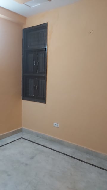 Furnished Amenities in 2.5 BHK Builder Floor at Pandav Nagar – for Sale