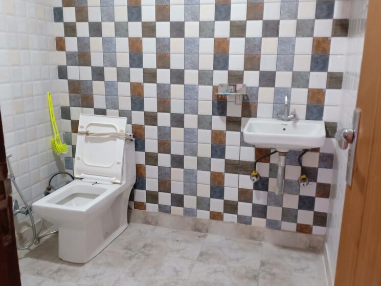 Bathroom, panchsheel vihar 2 Bedroom 900 Sq.Ft. Apartment In Panchsheel Vihar Delhi 8433735