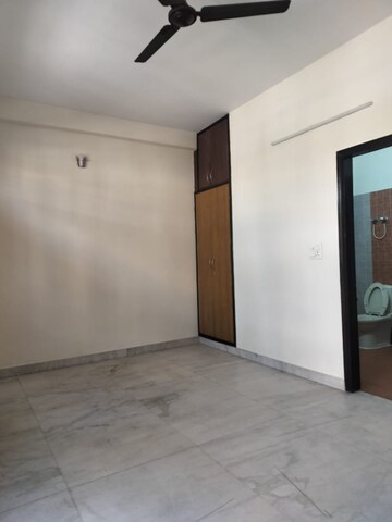 Room in 3 BHK Builder Floor at Sector 134 – for Rent