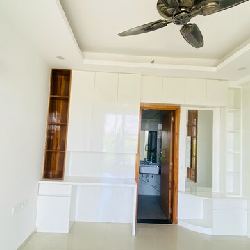 Furnished Amenities in 2 BHK Apartment at Omaxe Lake, Mullanpur – for Rent